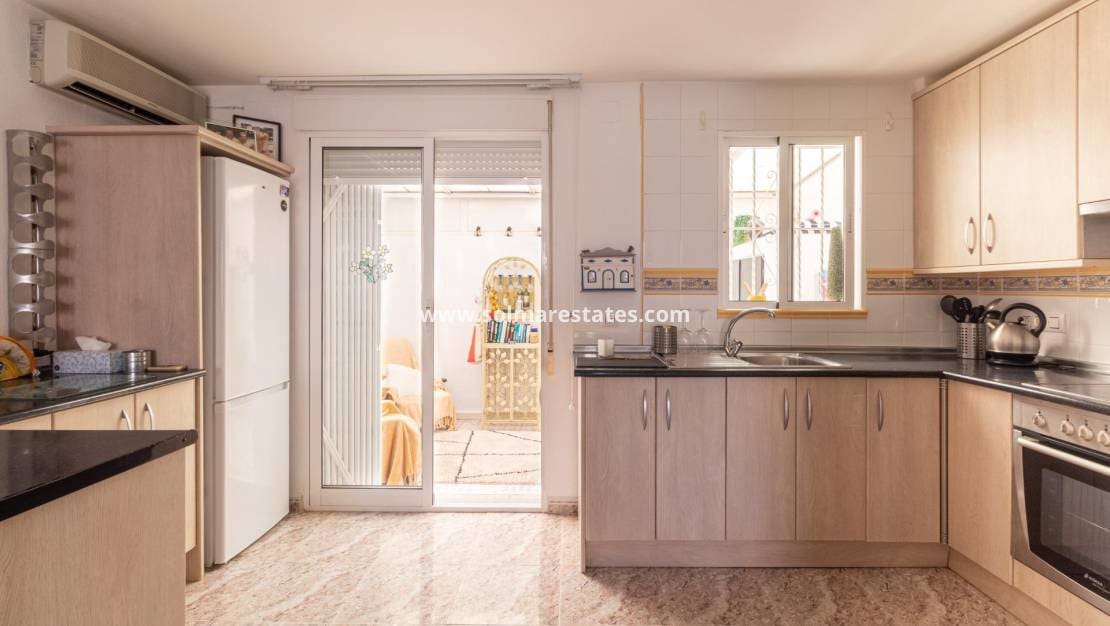 2 Zimmer Haus zu verkaufen in Cabo Roig mit Pool - 199.000 € (Ref: 10060187)