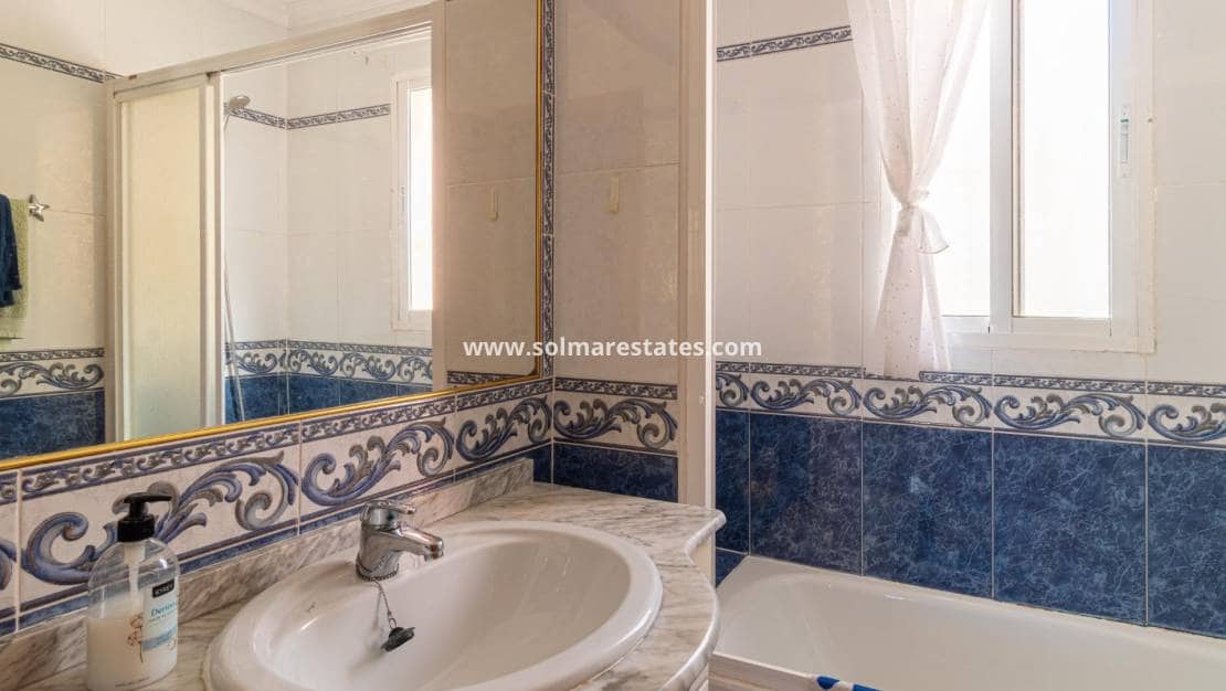 2 Zimmer Haus zu verkaufen in Cabo Roig mit Pool - 199.000 € (Ref: 10060187)