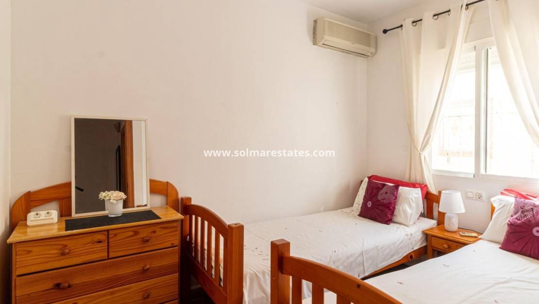 2 Zimmer Haus zu verkaufen in Cabo Roig mit Pool - 199.000 € (Ref: 10060187)
