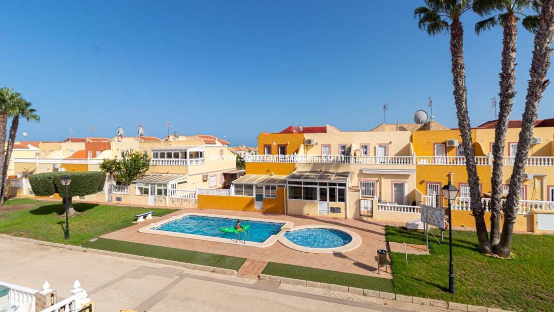 2 Zimmer Haus zu verkaufen in Cabo Roig mit Pool - 199.000 € (Ref: 10060187)