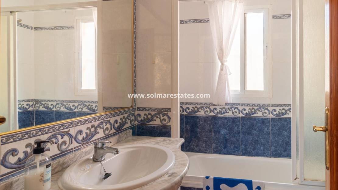 2 Zimmer Haus zu verkaufen in Cabo Roig mit Pool - 199.000 € (Ref: 10060187)