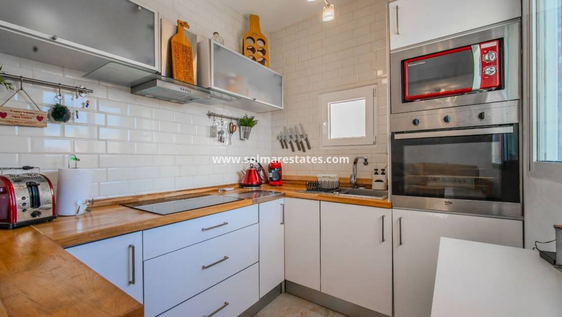 2 chambre Villa/Maison à vendre à La Marquesa avec piscine - 225 000 € (Ref: 10062323)