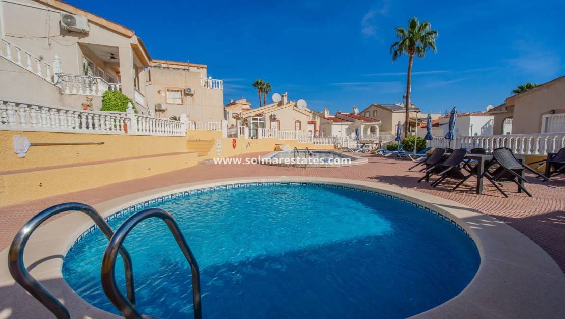 2 chambre Villa/Maison à vendre à La Marquesa avec piscine - 225 000 € (Ref: 10062323)