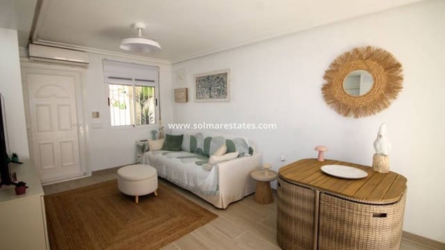 2 slaapkamer Halfvrijstaande villa te koop in Villamartin, Orihuela met zwembad - € 215.000 (Ref: 10062643)
