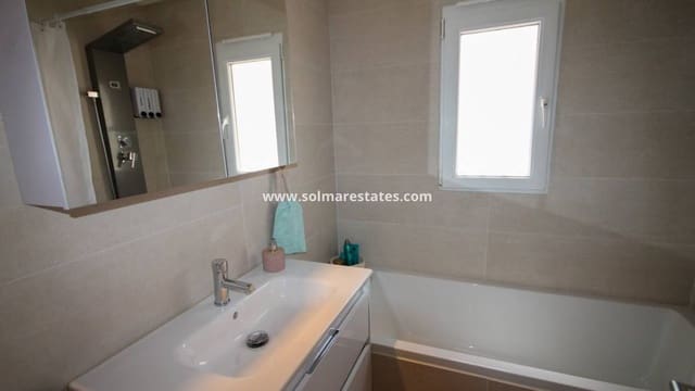 2 slaapkamer Halfvrijstaande villa te koop in Villamartin, Orihuela met zwembad - € 215.000 (Ref: 10062643)