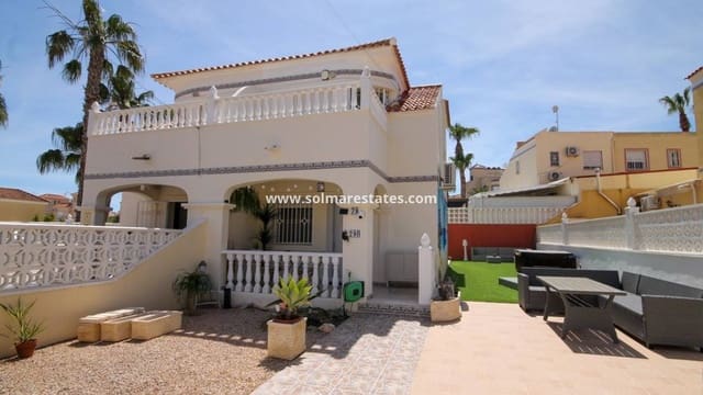 2 slaapkamer Halfvrijstaande villa te koop in Villamartin, Orihuela met zwembad - € 215.000 (Ref: 10062643)