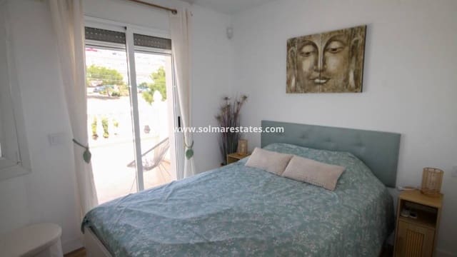 2 slaapkamer Halfvrijstaande villa te koop in Villamartin, Orihuela met zwembad - € 215.000 (Ref: 10062643)