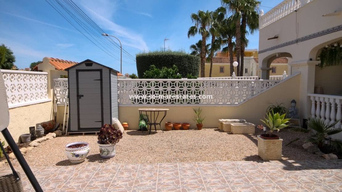 2 slaapkamer Halfvrijstaande villa te koop in Villamartin met zwembad - € 215.000 (Ref: 10062643)