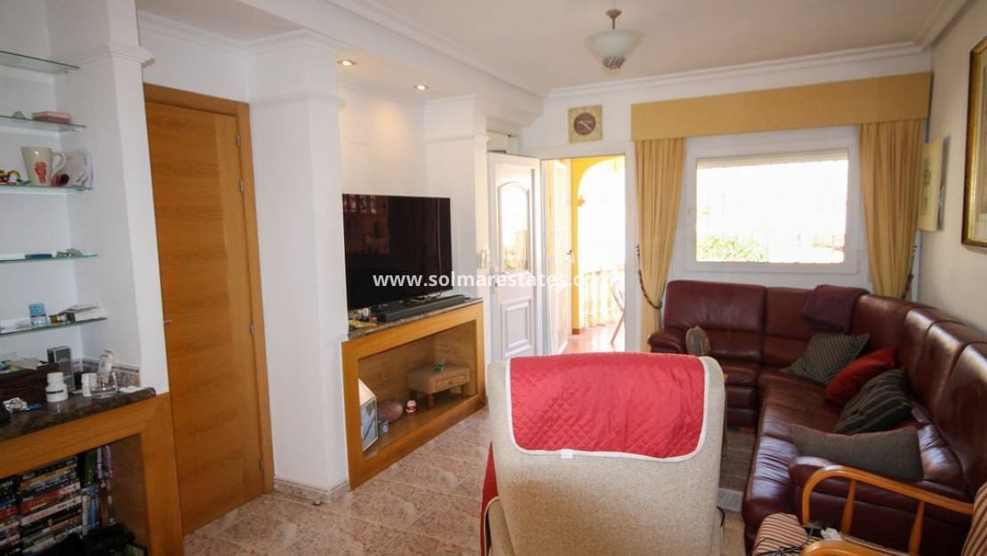 3 sypialnia Dom blizniak na sprzedaż w Villamartin z basenem - 255 000 € (Ref: 10062644)
