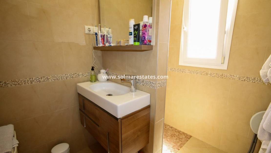 3 sypialnia Dom blizniak na sprzedaż w Villamartin z basenem - 255 000 € (Ref: 10062644)