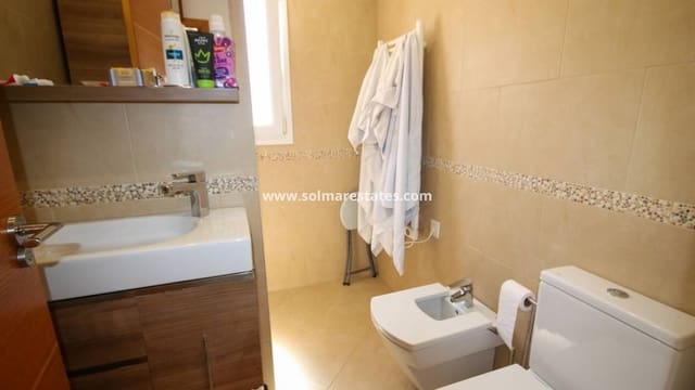 3 sypialnia Dom blizniak na sprzedaż w Villamartin, Orihuela z basenem - 255 000 € (Ref: 10062644)