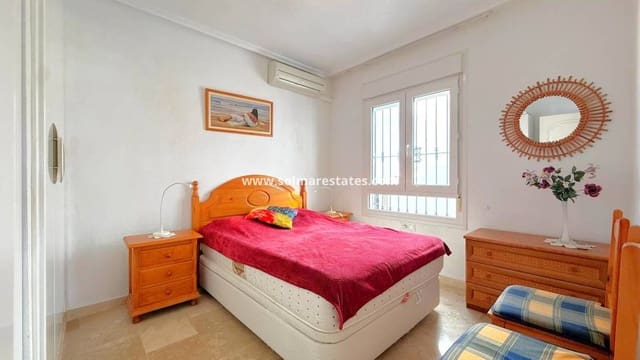 Apartamento de 2 habitaciones en Villamartin, Orihuela en venta con piscina - 209.900 € (Ref: 10062646)
