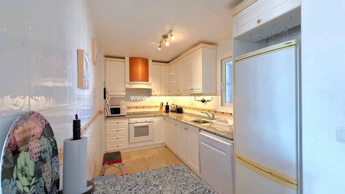 Apartamento de 2 habitaciones en Villamartin en venta con piscina - 209.900 € (Ref: 10062646)