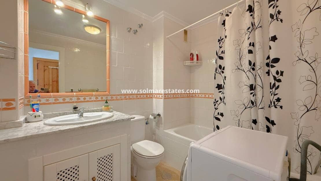 Apartamento de 2 habitaciones en Villamartin en venta con piscina - 209.900 € (Ref: 10062646)