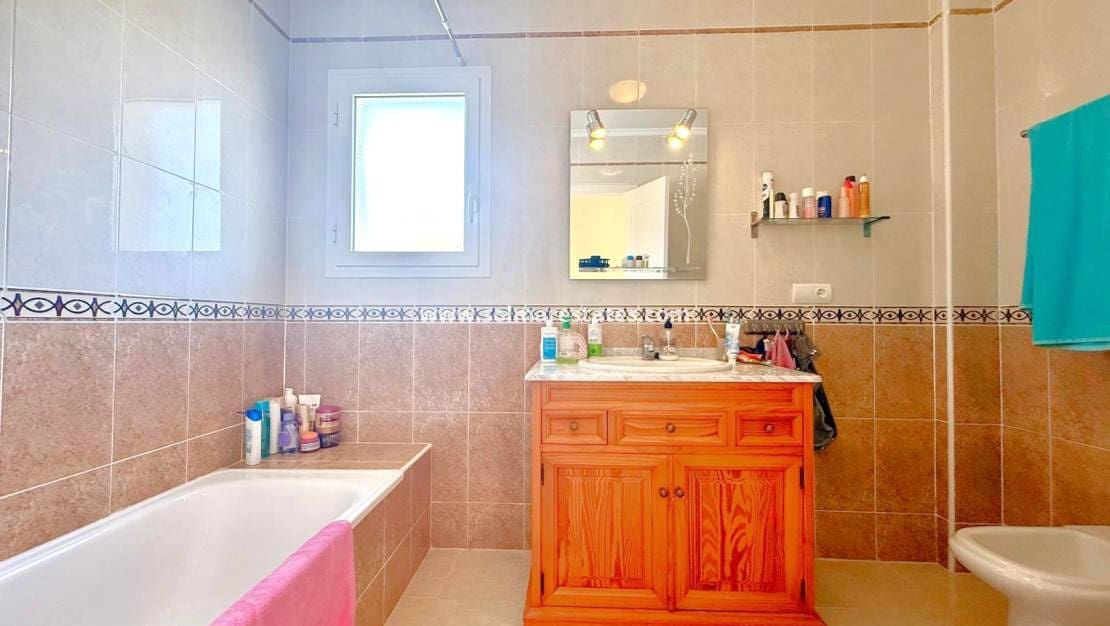 3 bedroom Villa for sale in Villamartin with pool - € 339,000 (Ref: 10062762)