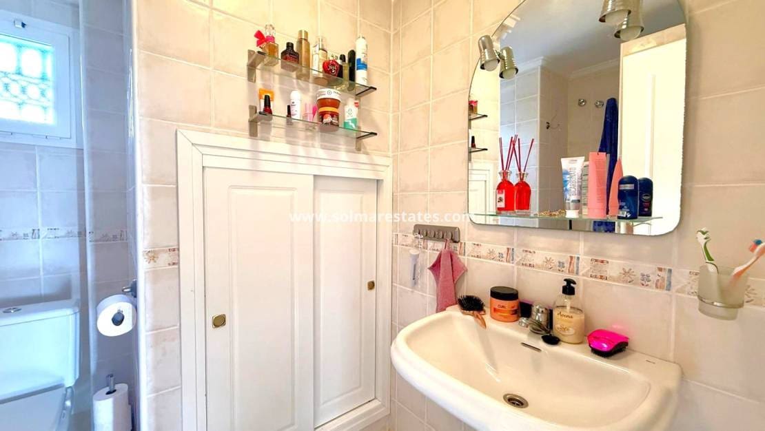 3 bedroom Villa for sale in Villamartin with pool - € 339,000 (Ref: 10062762)