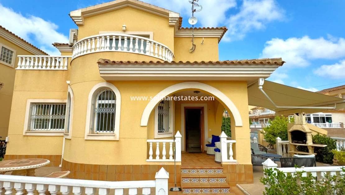 3 bedroom Villa for sale in Villamartin with pool - € 339,000 (Ref: 10062762)