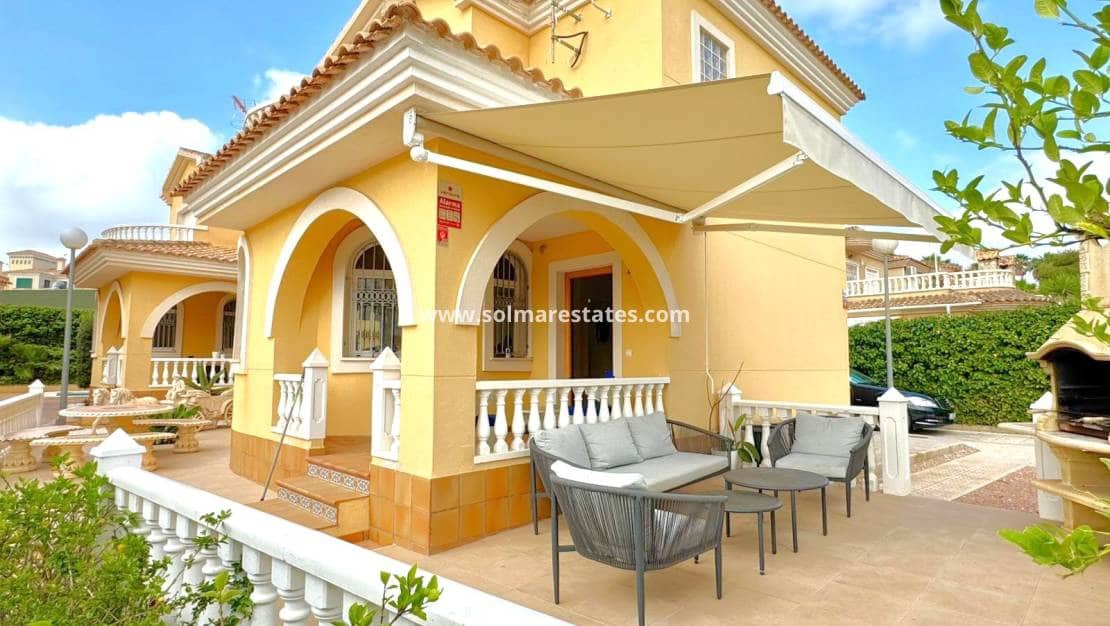 3 bedroom Villa for sale in Villamartin with pool - € 339,000 (Ref: 10062762)