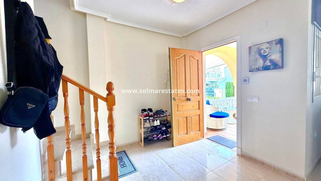 3 bedroom Villa for sale in Villamartin with pool - € 339,000 (Ref: 10062762)