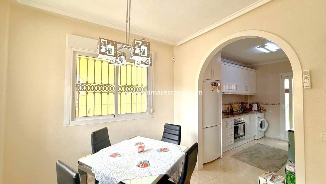 3 bedroom Villa for sale in Villamartin with pool - € 339,000 (Ref: 10062762)