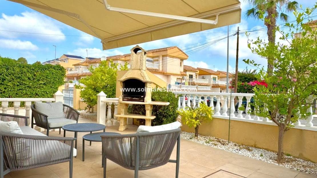 3 bedroom Villa for sale in Villamartin with pool - € 339,000 (Ref: 10062762)