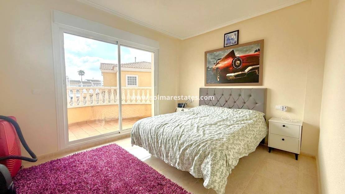 3 bedroom Villa for sale in Villamartin with pool - € 339,000 (Ref: 10062762)