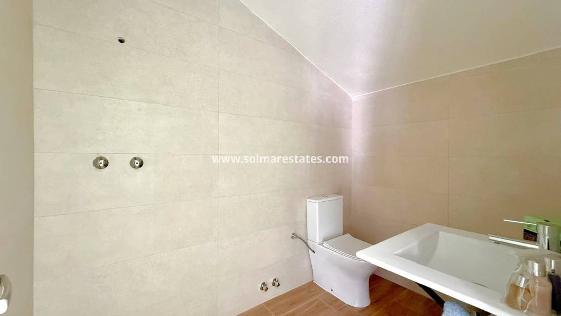 3 sypialnia Dom na sprzedaż w Villamartin z basenem - 265 000 € (Ref: 10062763)