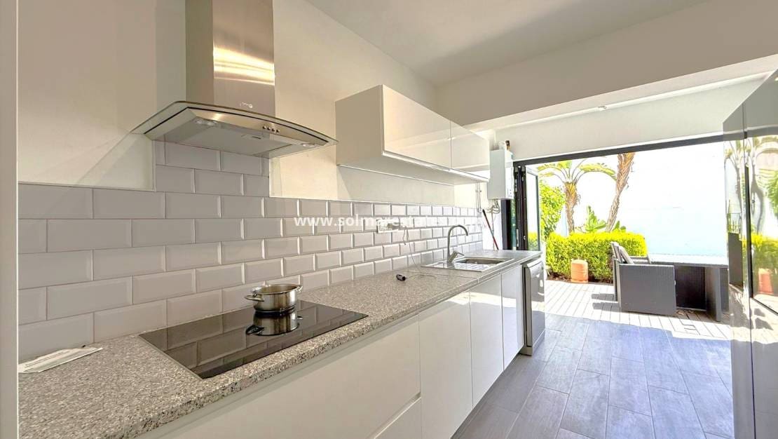 3 sypialnia Dom na sprzedaż w Villamartin z basenem - 265 000 € (Ref: 10062763)