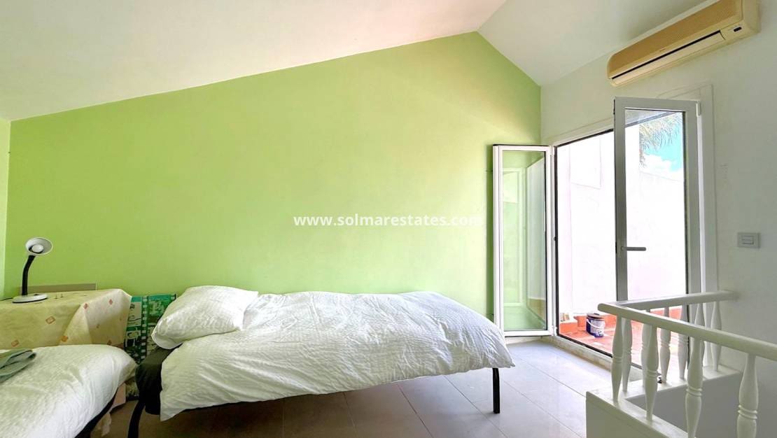 3 sypialnia Dom na sprzedaż w Villamartin z basenem - 265 000 € (Ref: 10062763)