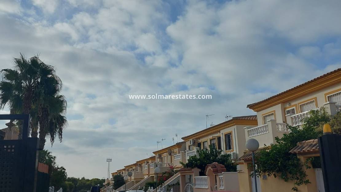 2 Zimmer Apartment zu verkaufen in Playa Flamenca mit Pool - 169.950 € (Ref: 10065568)