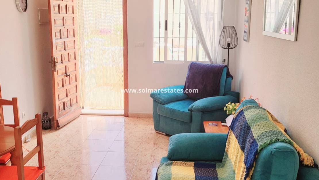 2 Zimmer Apartment zu verkaufen in Playa Flamenca mit Pool - 169.950 € (Ref: 10065568)