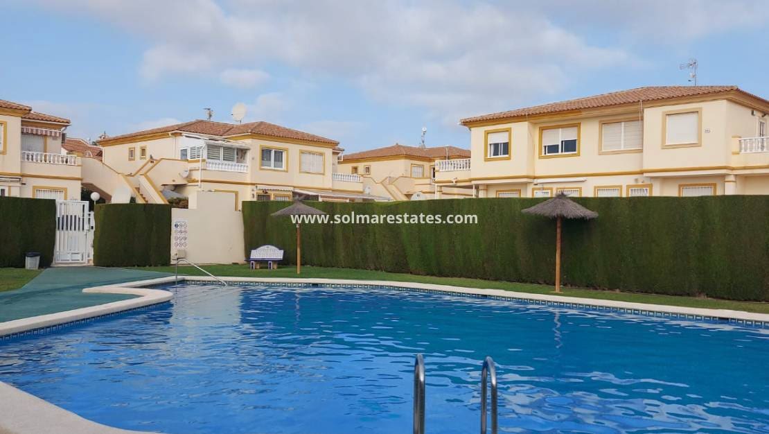 2 Zimmer Apartment zu verkaufen in Playa Flamenca mit Pool - 169.950 € (Ref: 10065568)