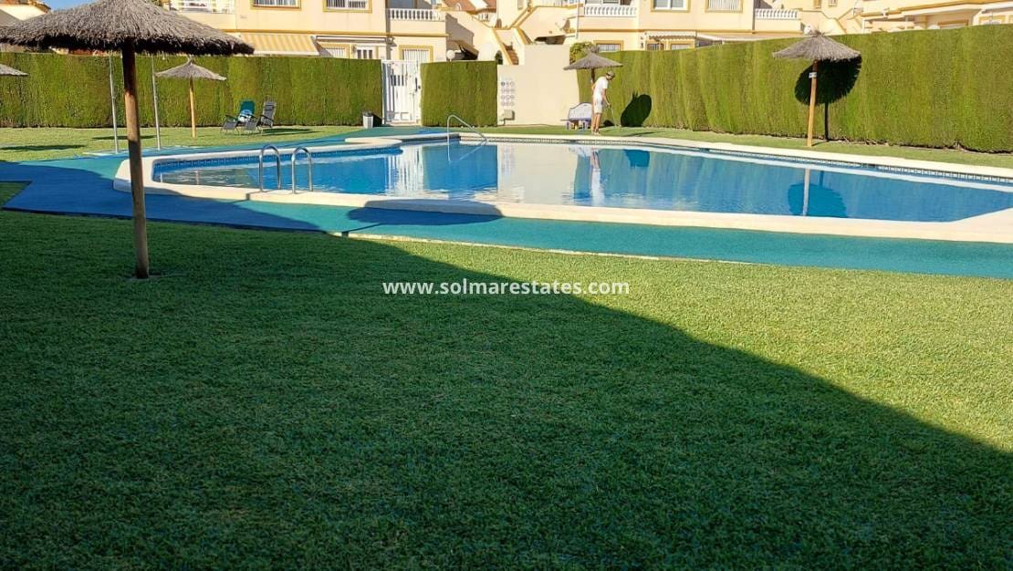 2 Zimmer Apartment zu verkaufen in Playa Flamenca mit Pool - 169.950 € (Ref: 10065568)