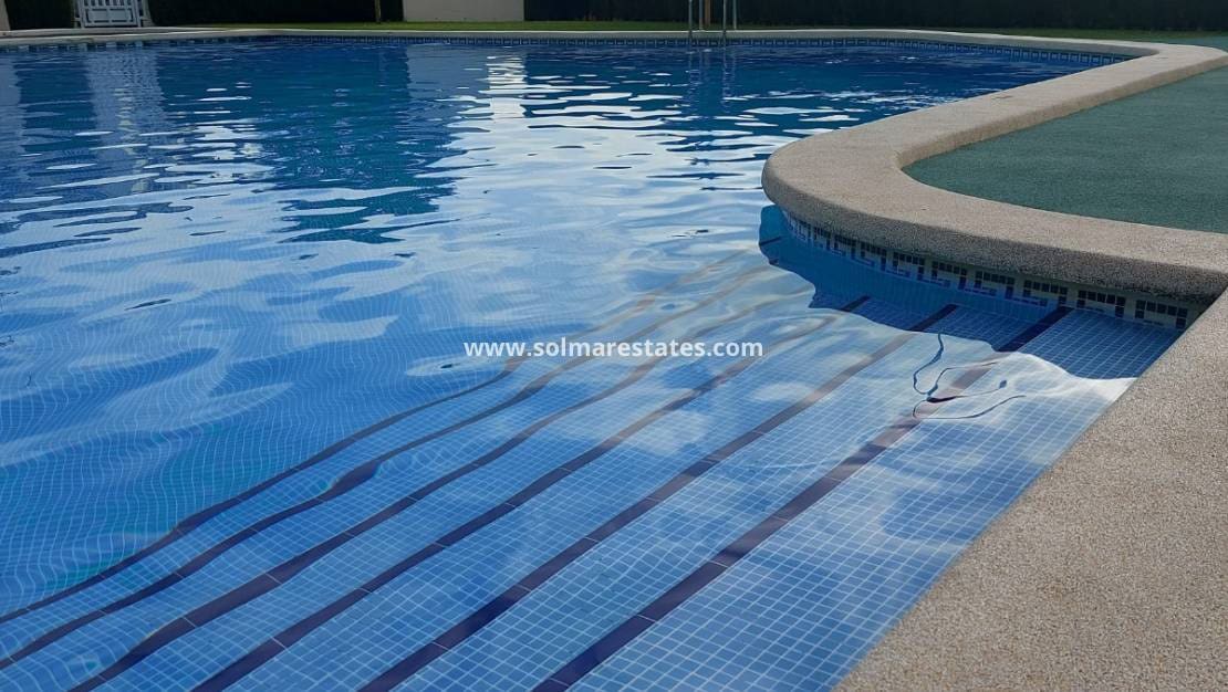 2 Zimmer Apartment zu verkaufen in Playa Flamenca mit Pool - 169.950 € (Ref: 10065568)