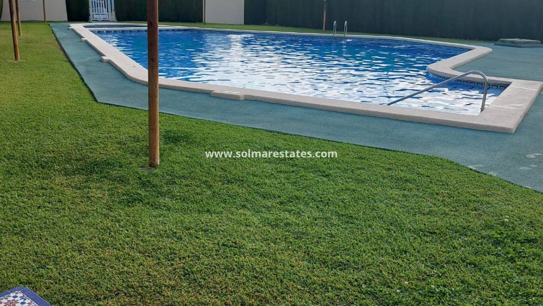 2 Zimmer Apartment zu verkaufen in Playa Flamenca mit Pool - 169.950 € (Ref: 10065568)