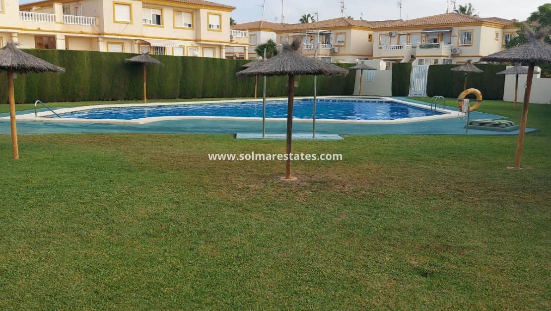 2 Zimmer Apartment zu verkaufen in Playa Flamenca mit Pool - 169.950 € (Ref: 10065568)