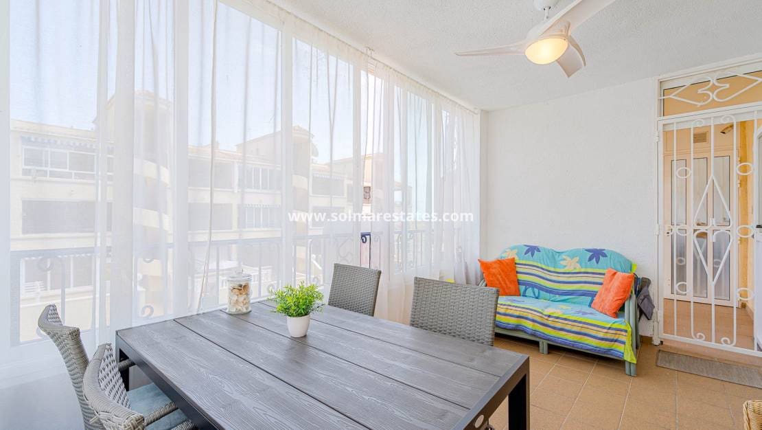 2 Zimmer Apartment zu verkaufen in Orihuela Costa mit Pool - 155.000 € (Ref: 10068112)