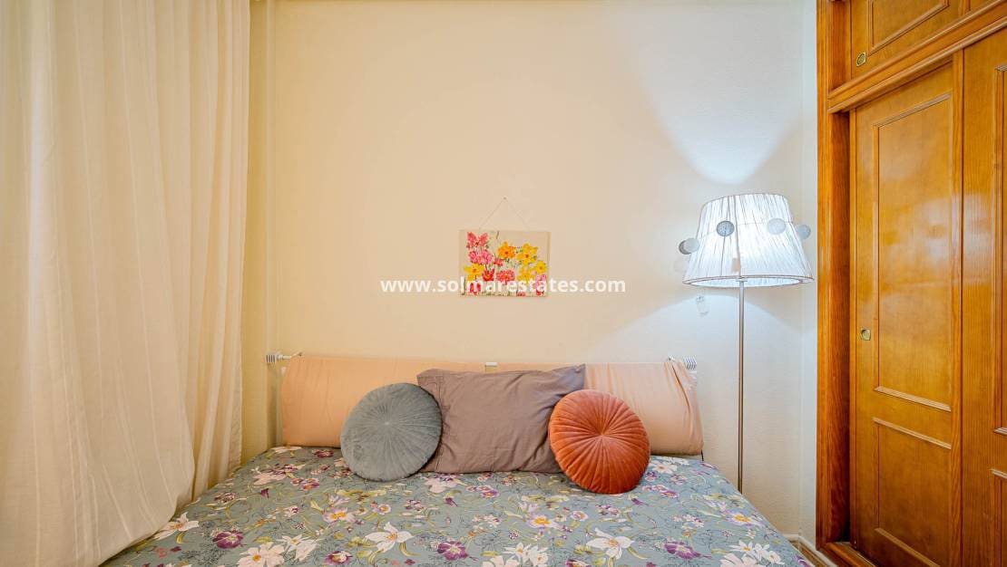 2 Zimmer Apartment zu verkaufen in Orihuela Costa mit Pool - 155.000 € (Ref: 10068112)