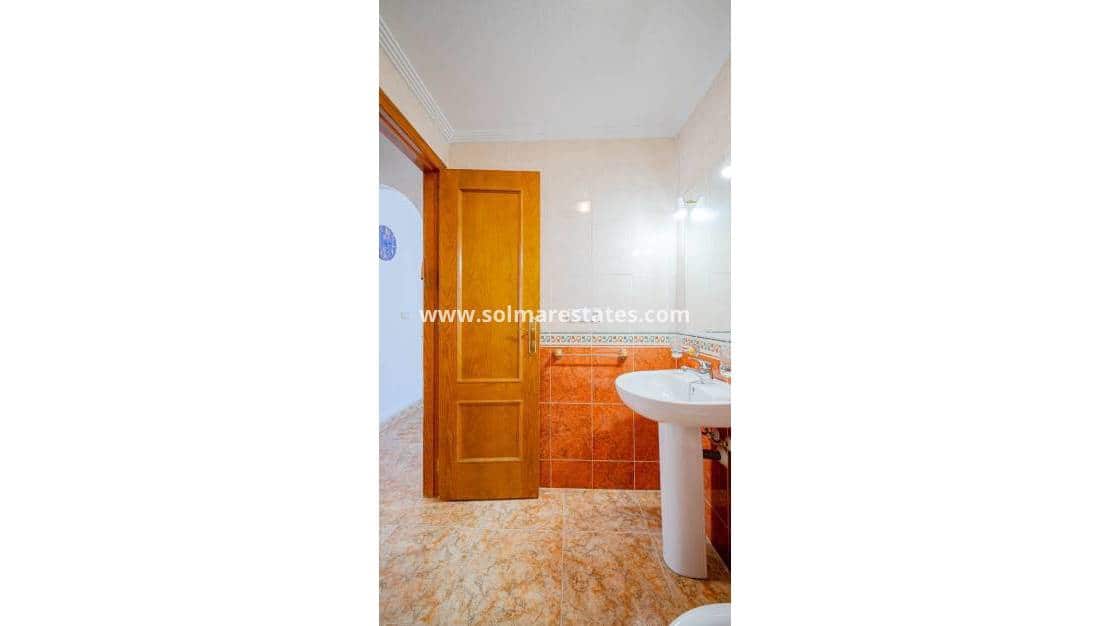 2 Zimmer Apartment zu verkaufen in Orihuela Costa mit Pool - 155.000 € (Ref: 10068112)
