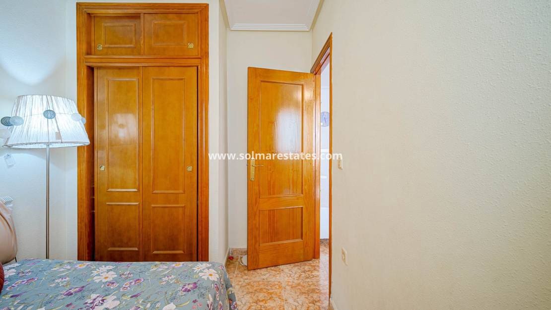 2 Zimmer Apartment zu verkaufen in Orihuela Costa mit Pool - 155.000 € (Ref: 10068112)