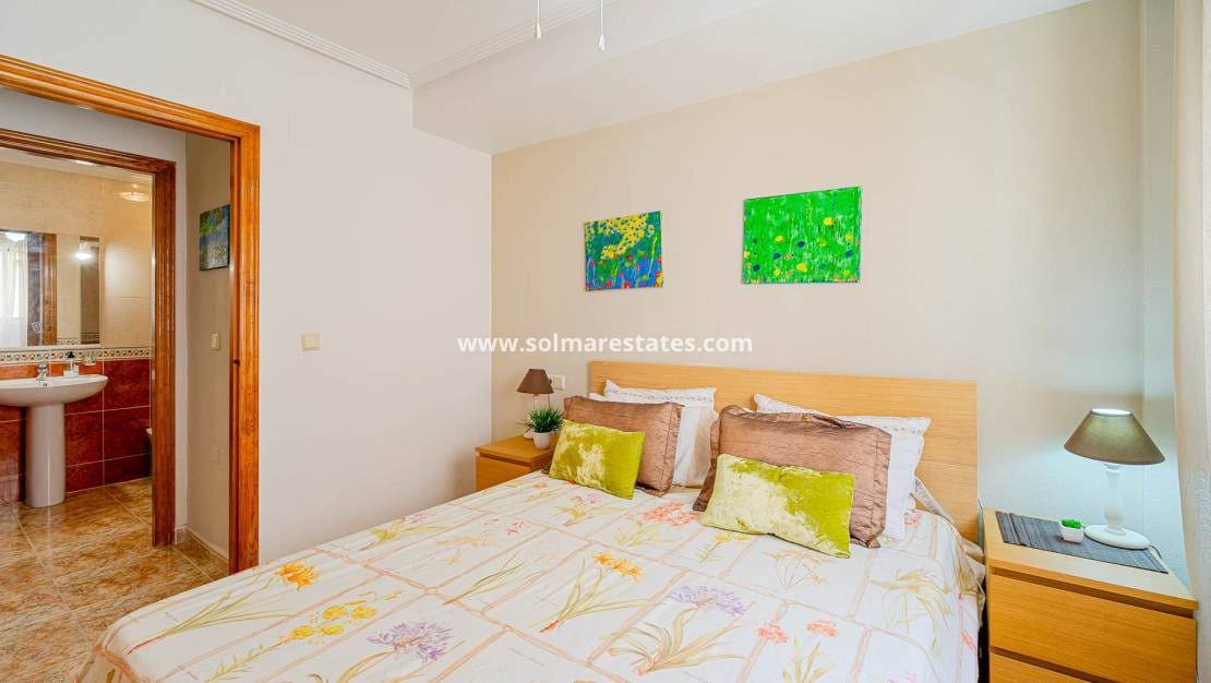 2 Zimmer Apartment zu verkaufen in Orihuela Costa mit Pool - 155.000 € (Ref: 10068112)