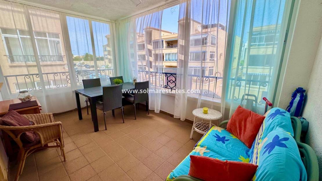 2 Zimmer Apartment zu verkaufen in Orihuela Costa mit Pool - 155.000 € (Ref: 10068112)
