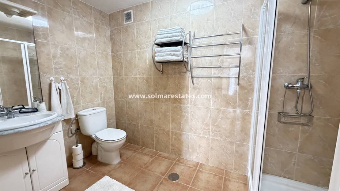 3 soverom Kjedet enebolig til salgs i San Luis med svømmebasseng - € 399 900 (Ref: 10070132)