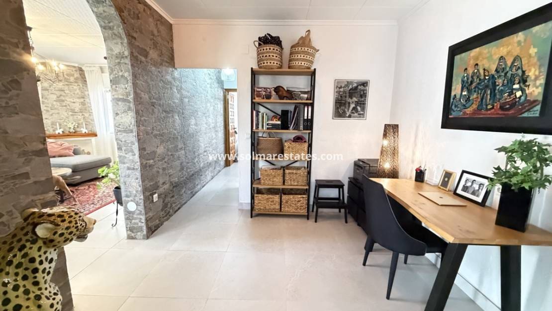 3 soverom Kjedet enebolig til salgs i San Luis med svømmebasseng - € 399 900 (Ref: 10070132)