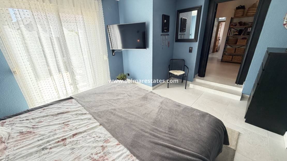 3 soverom Kjedet enebolig til salgs i San Luis med svømmebasseng - € 399 900 (Ref: 10070132)