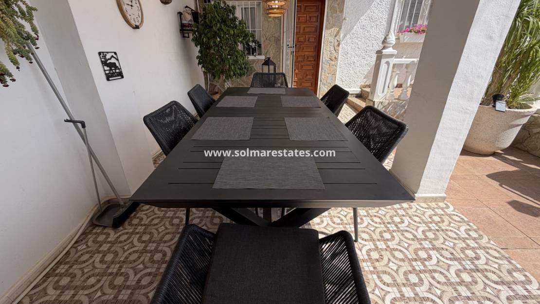 3 soverom Kjedet enebolig til salgs i San Luis med svømmebasseng - € 399 900 (Ref: 10070132)