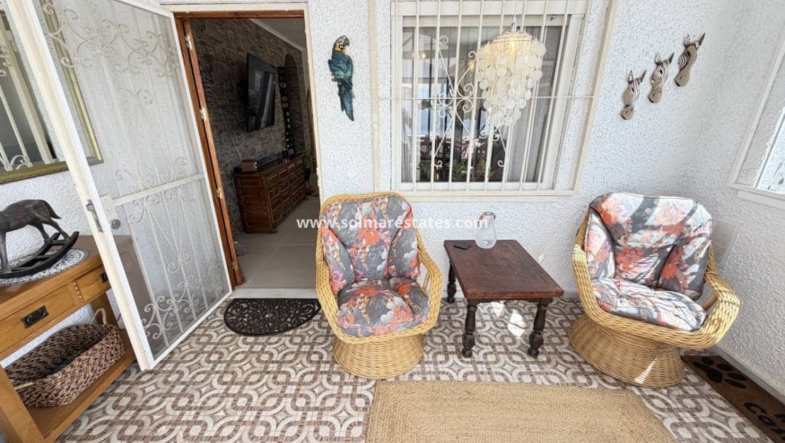 3 soverom Kjedet enebolig til salgs i San Luis med svømmebasseng - € 399 900 (Ref: 10070132)