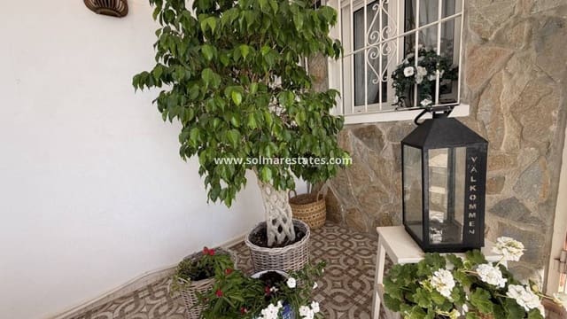 3 sovrum Semi-fristående Villa till salu i San Luis, Torrevieja med pool - 399 900 € (Ref: 10070132)