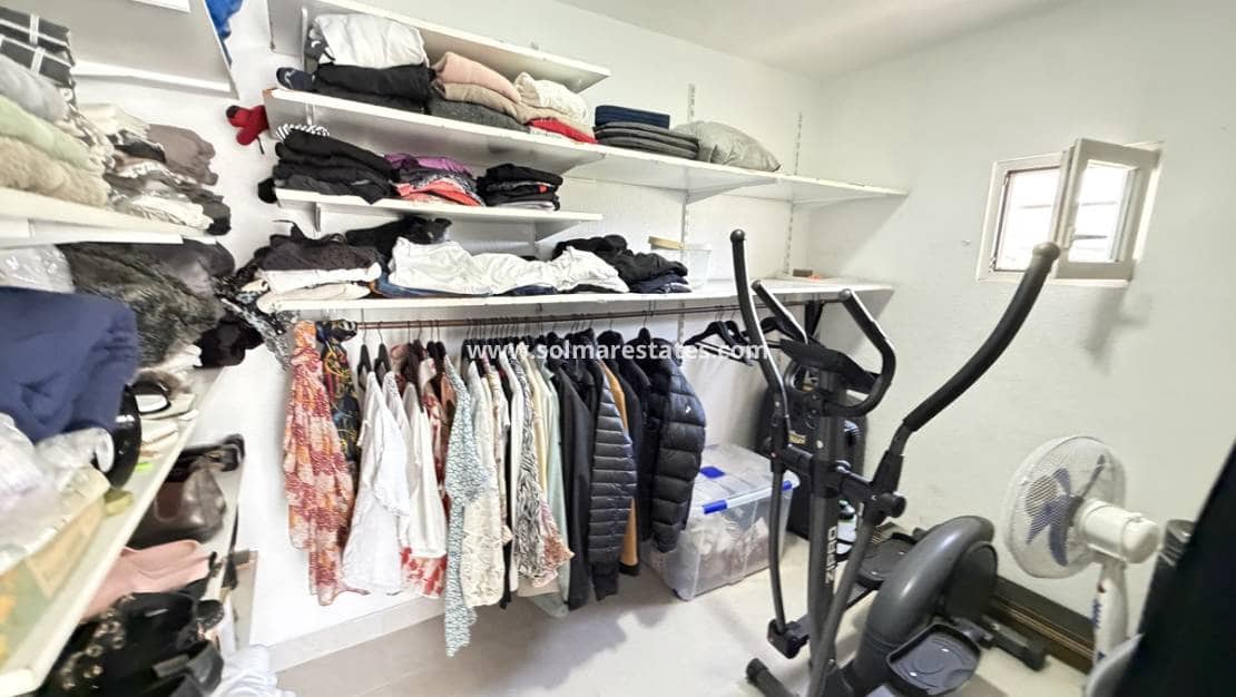 3 soverom Kjedet enebolig til salgs i San Luis med svømmebasseng - € 399 900 (Ref: 10070132)