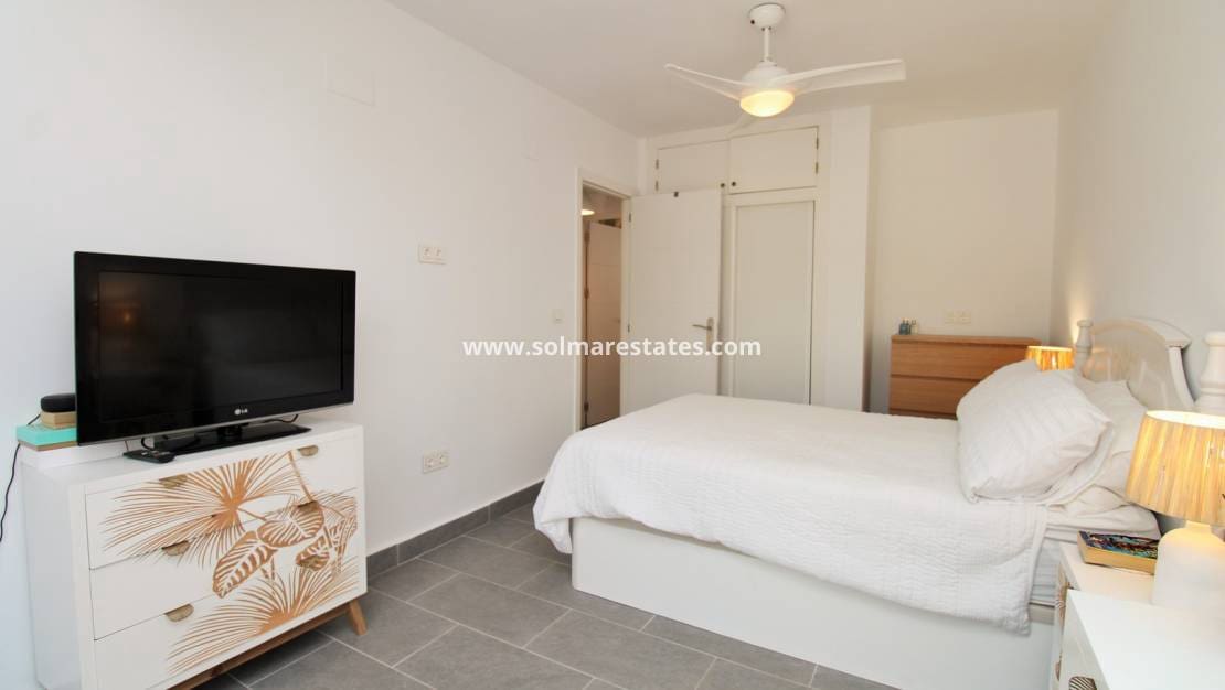 3 sypialnia Bungalow na sprzedaż w Villamartin z basenem - 275 000 € (Ref: 10070136)